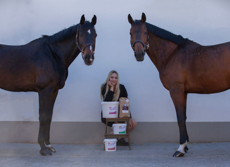 Bognár Dóra pályafutásáról és lovai takarmányozásáról mesél nekünk